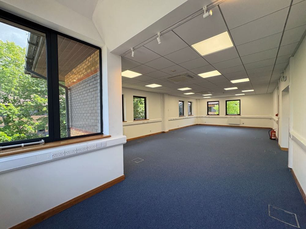 Unit 11-12 Somerville Court, Banbury, Office To Let / For Sale - image00062.jpg