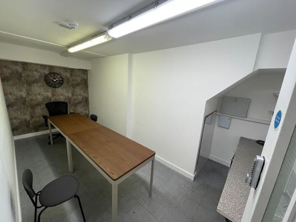 Prime Retail / Café / Grab & Go opportunity, 75 City Road, Old Street, London To Let - img_0148_720.jpg