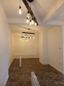 Unit 7, Castle Courtyard, Knaresborough, Retail To Let - 20250719_112555.jpg
