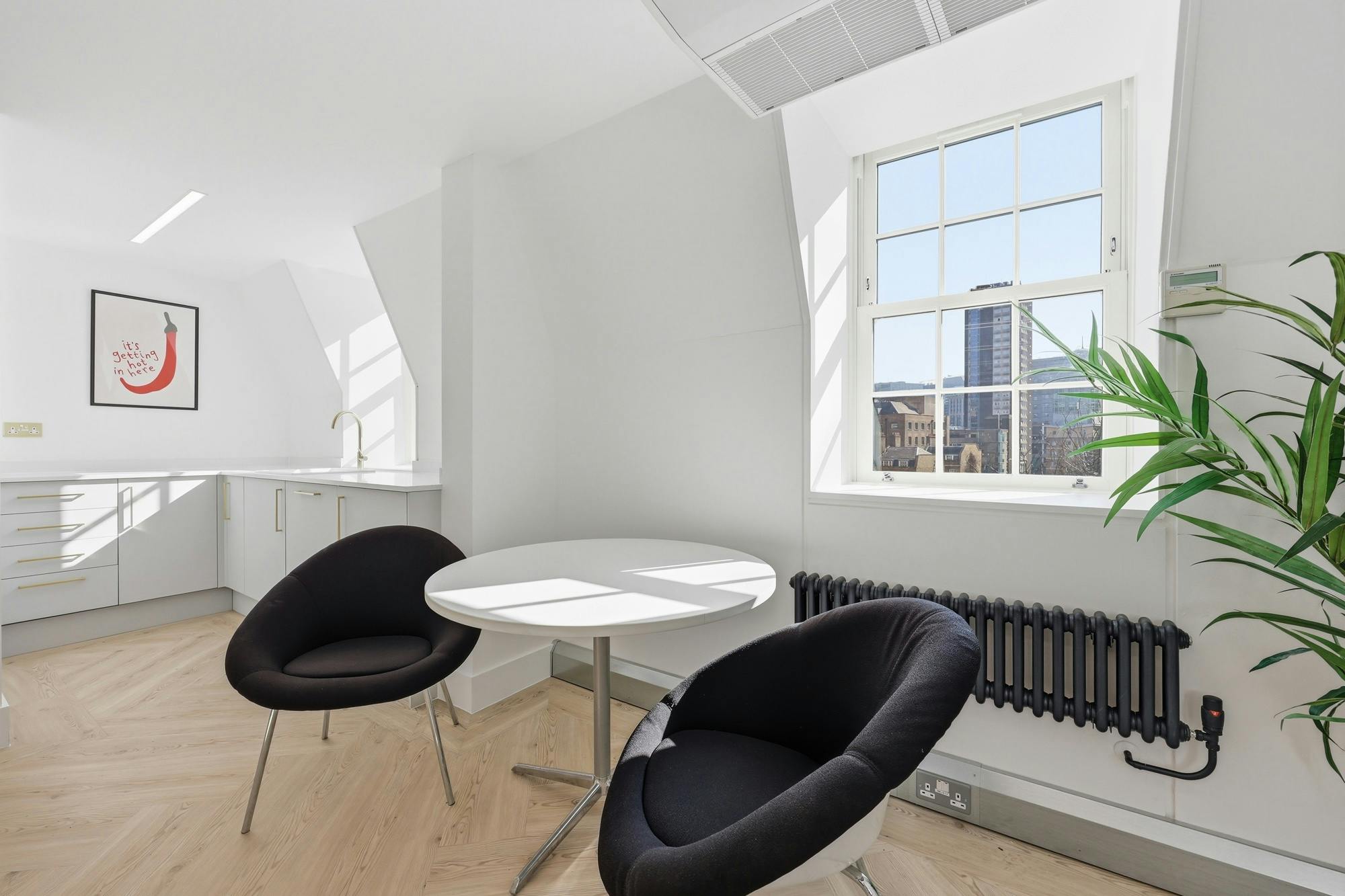 Office in London - photo 3