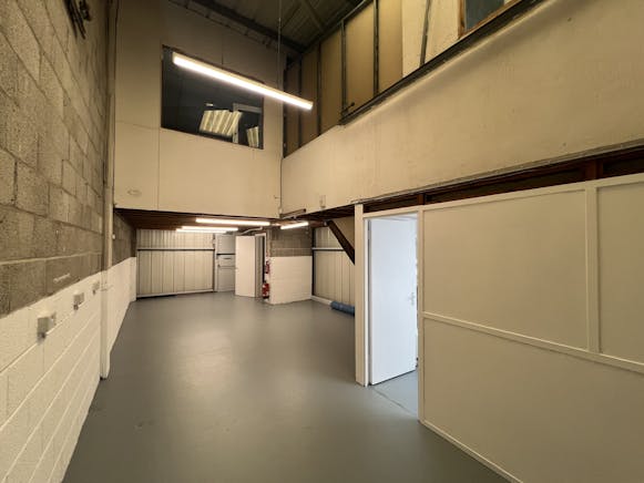 Unit 12, Bristol, Industrial To Let - IMG_9043.jpg