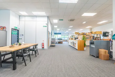 Unit A & B Wellington Gate, Waterlooville, Industrial / Investment / Office / Warehouse For Sale - DSC09284.jpg