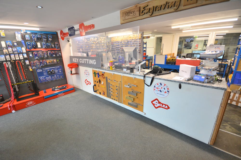 50B Bolton Street - Sales Floor