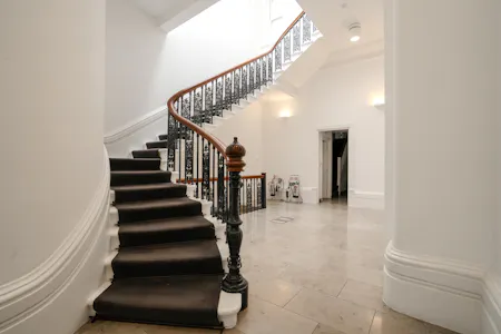 15 Little Green, Richmond, Office To Let - 15 Little Green stairwell photo.jpg