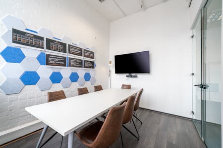 Unit 9B, Queens Yard, London, Office To Let - DSC09948Edit.jpg