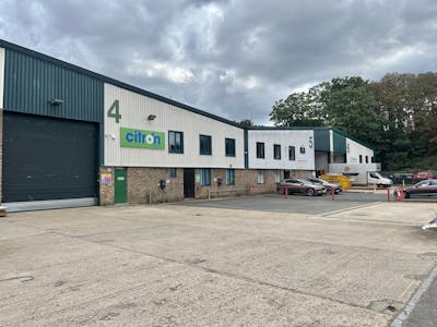 Unit 4 Fleming Way Trading Estate, Isleworth, Industrial / Warehouse To Let - 4 Fleming  Main 1.jpg