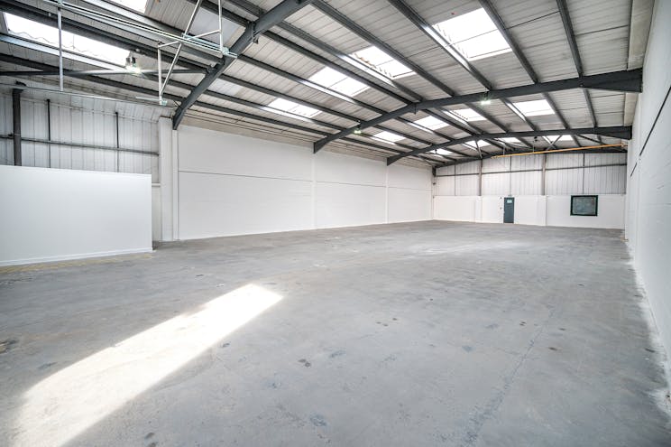 Units 21 & 22 Riverpark Industrial Estate, Newbury, Industrial / Warehouse To Let - RIVERPARK INDUSTRIAL ESTATE_054.jpg