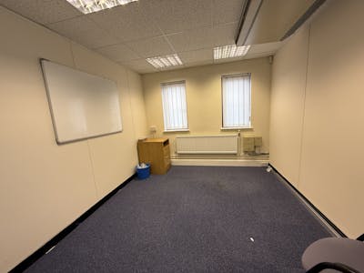 Unit 8, Arden Court, Alcester, Office To Let / For Sale - IMG_5250.JPG