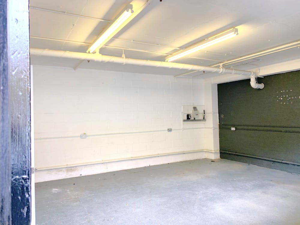 Unit 3A - 4A Regent Studios, 8 Andrews Road, London, Industrial To Let - IMG_3499.jpg