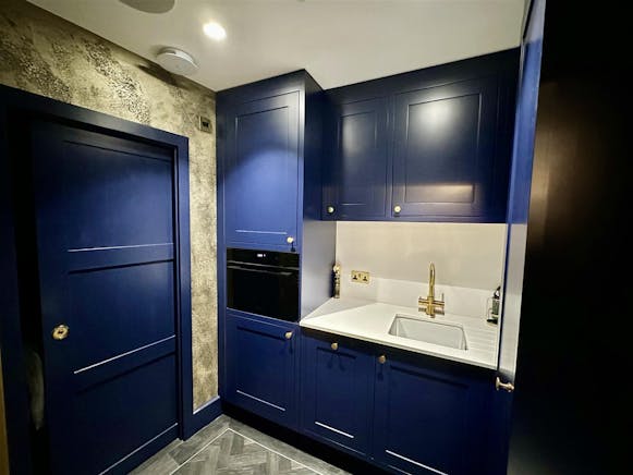 Rear Of 113 Broadway, Leigh-On-Sea, Retail To Let - Kitchen