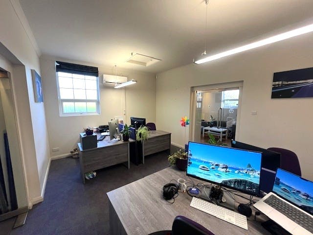 Unit 9 Newhouse Business Centre, Faygate, Office To Let - 7.jpg