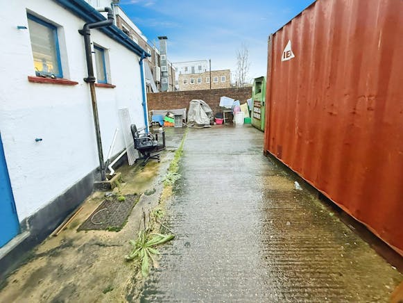 51-53 High Street, Canvey Island, Retail To Let - 5cbf1ff7-WhatsApp 20Image 202026-01-08 20at 2017.45.02 20 283 29.jpeg