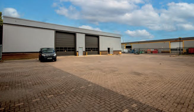 Unit 4 Crompton Fields, Crawley, Warehouse & Industrial To Let - Screenshot yard.png