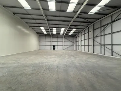 Unit 36, Block 6, Roscommon Way, Canvey Island, Industrial / Trade Counter To Let - 8e45eadc-0da1-45ab-bfba-e2c1dcda7e60.jpg
