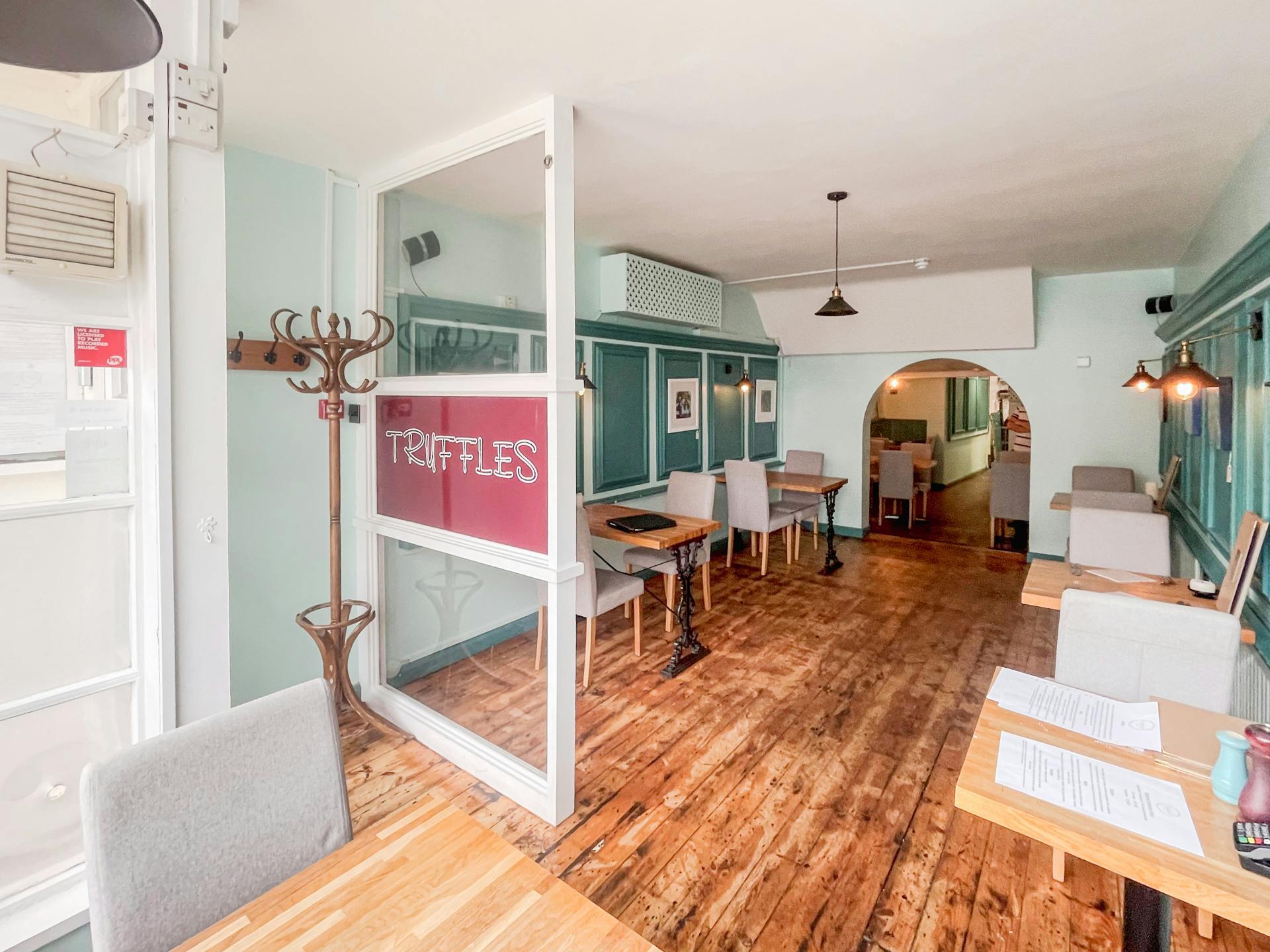 Retail/Shop in Fareham - photo 2