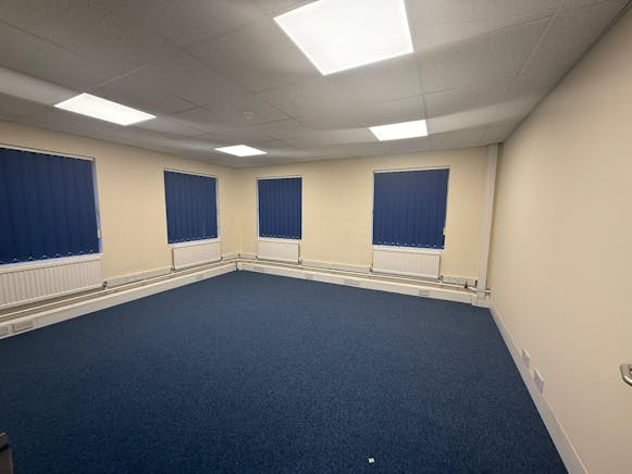 Cottis House, Locks Hill, Rochford, Office To Let - IMG-20250828-WA0016.jpg