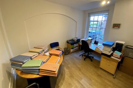 89 High Street, Thame, Office To Let - IMG_0845.JPG