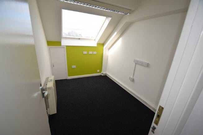 Warren House, Hockley, Office To Let - DSC_1092.jpg