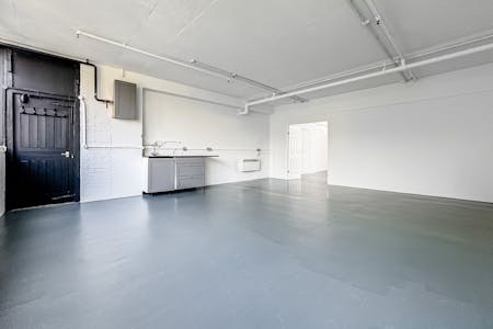 Unit 35 Regent Studios, 8 Andrews Road, London, Industrial To Let - TT Gasp  Low Res 9.jpg