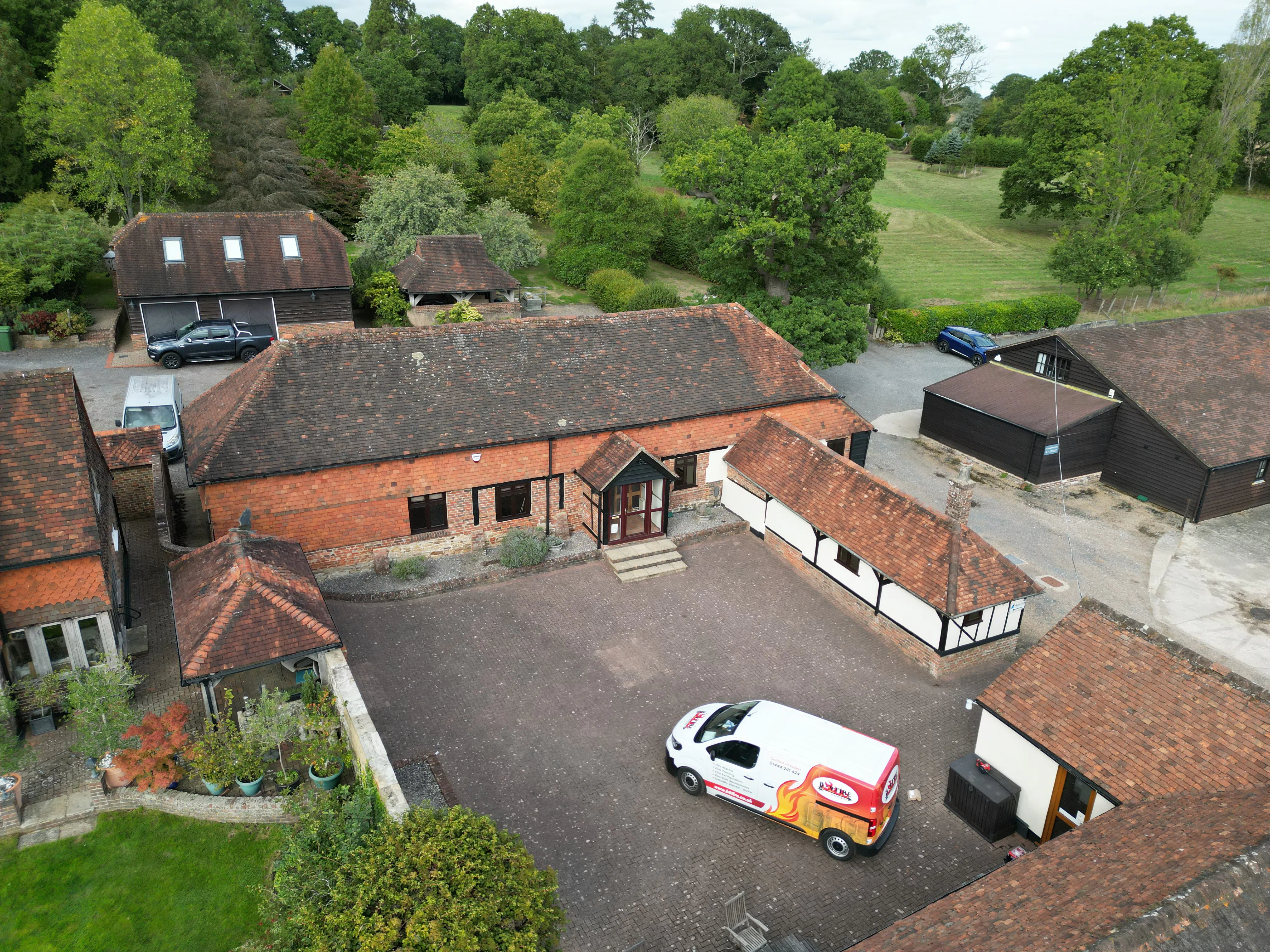The Barn, Meadow Court, Faygate, Horsham, Office / Other To Let - DJI_0110.JPG