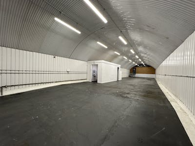 Arch 14 Miles Street, Vauxhall, Industrial To Let - 20240229_150854813_iOS.jpg