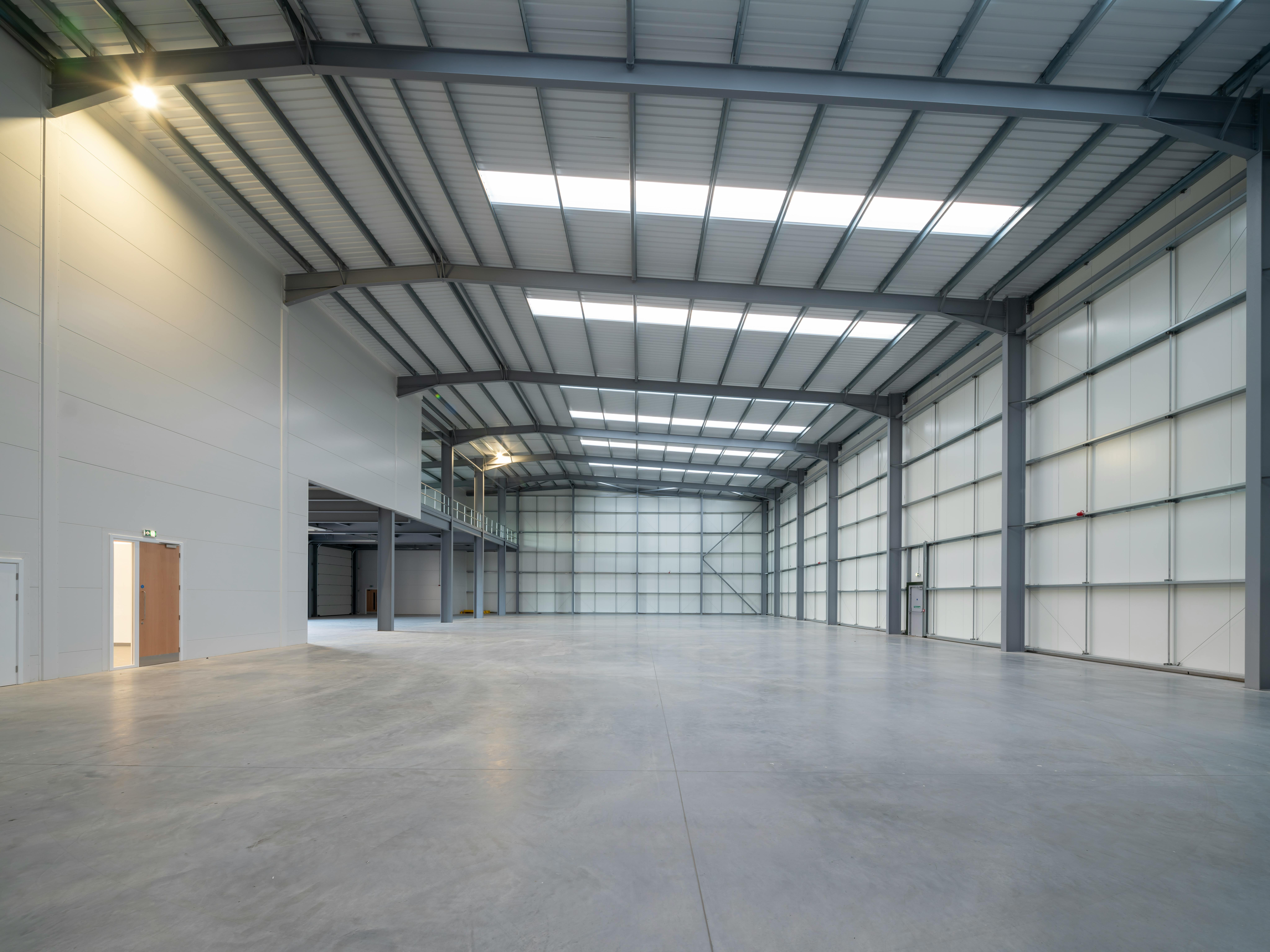 Industrial Unit in London - photo 2