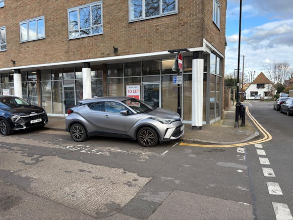 14 High Street, Shepperton, Retail To Let - IMG_4617 14.JPG