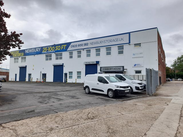 Unit A Consort House, Newbury, Industrial / Warehouse To Let - 20250527_083606.jpg