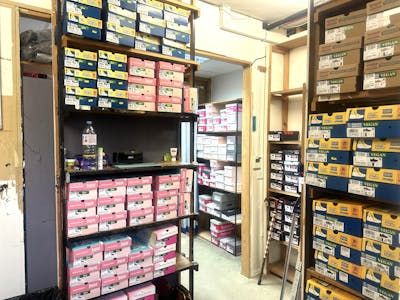 24 Talisman Square, Kenilworth, Retail To Let - IMG_6084.JPG