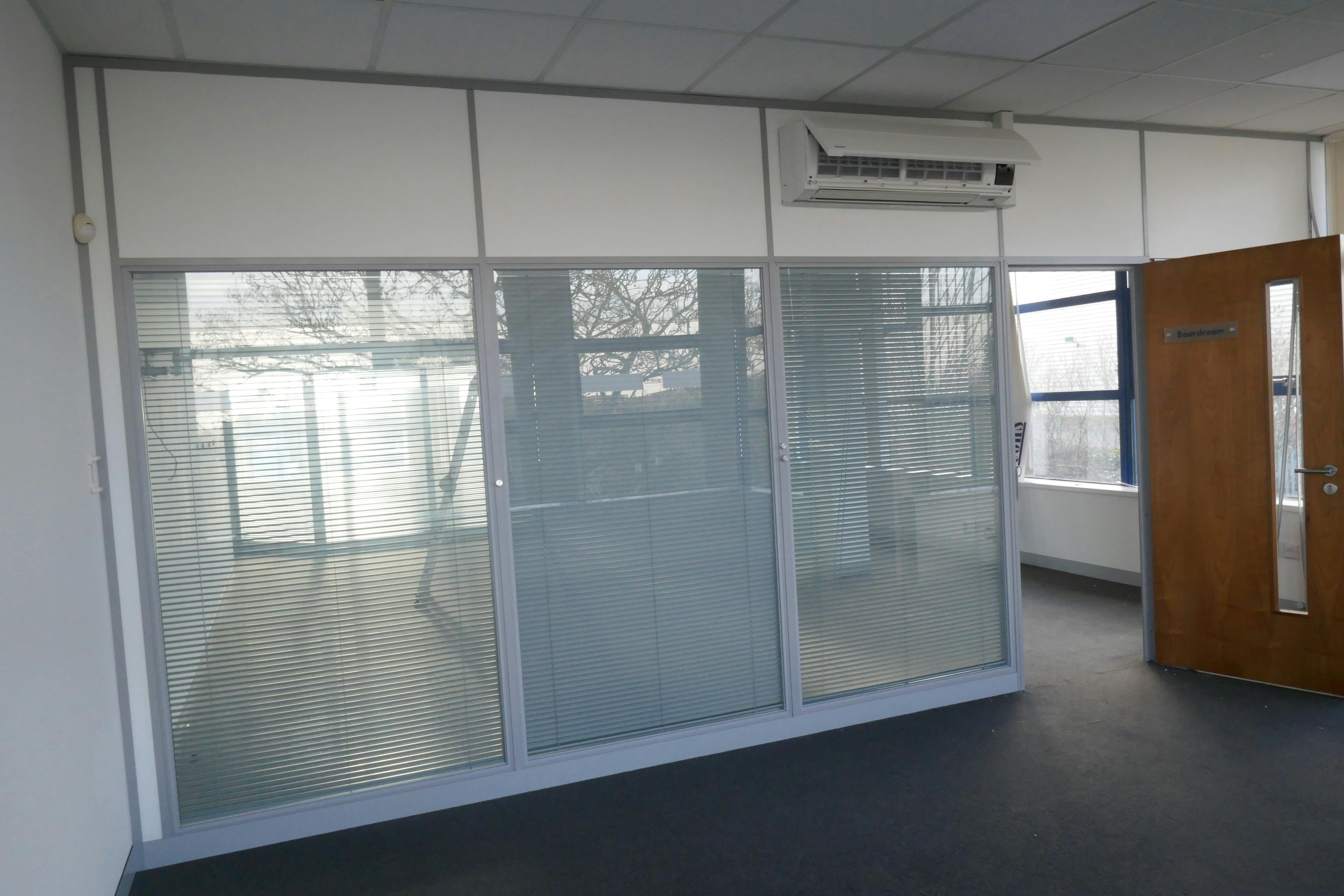 1 Astra Centre, First Floor, Harlow, Offices To Let - P1060502.JPG
