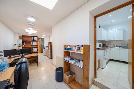 17 Station Road, London, Retail For Sale - 138198110691b49a1eddd6.jpg