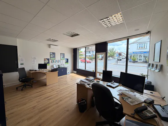 959 London Road, Leigh-on-Sea, Office To Let - 793219f0-1a34-4576-8c2b-b0d4c6aacf3d.jpg