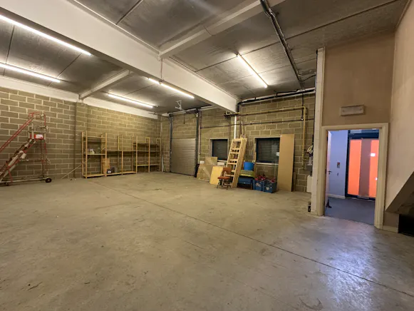 Unit 21 Oliver Business Park, Park Royal, Industrial / Offices To Let - 20260817_135232414_iOS.jpg