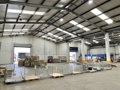 Westgate 2 Avia Park, Heathrow, Industrial / Warehouse To Let - Westgate 2  Warehouse 2.jpg