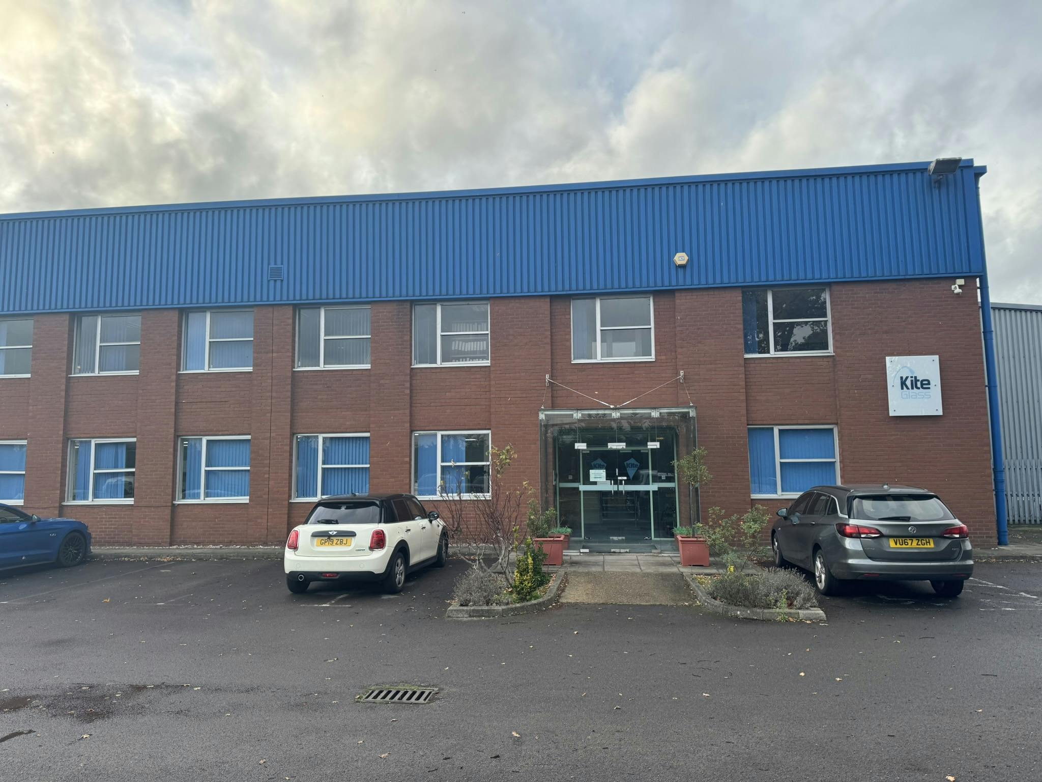 29 Avro Way, Weybridge, Offices To Let - IMG_5904.JPEG