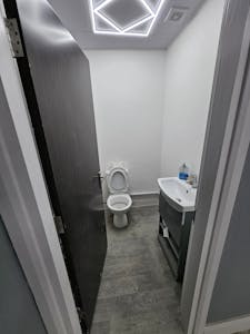 2 Great Underbank, Stockport, Leisure / Office / Retail To Let - 20250328_134344.jpg