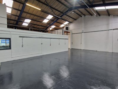 Unit 8B & 8C, Stockport, Industrial/Logistics To Let - 20241028_112442.jpg