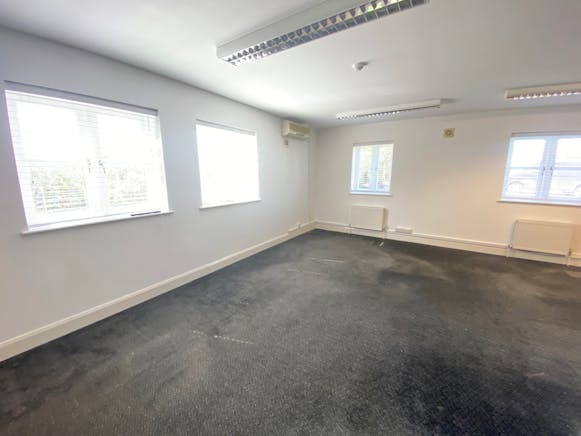 Chequers Barn, Edenbridge, Offices To Let - suite 3  b.jpg