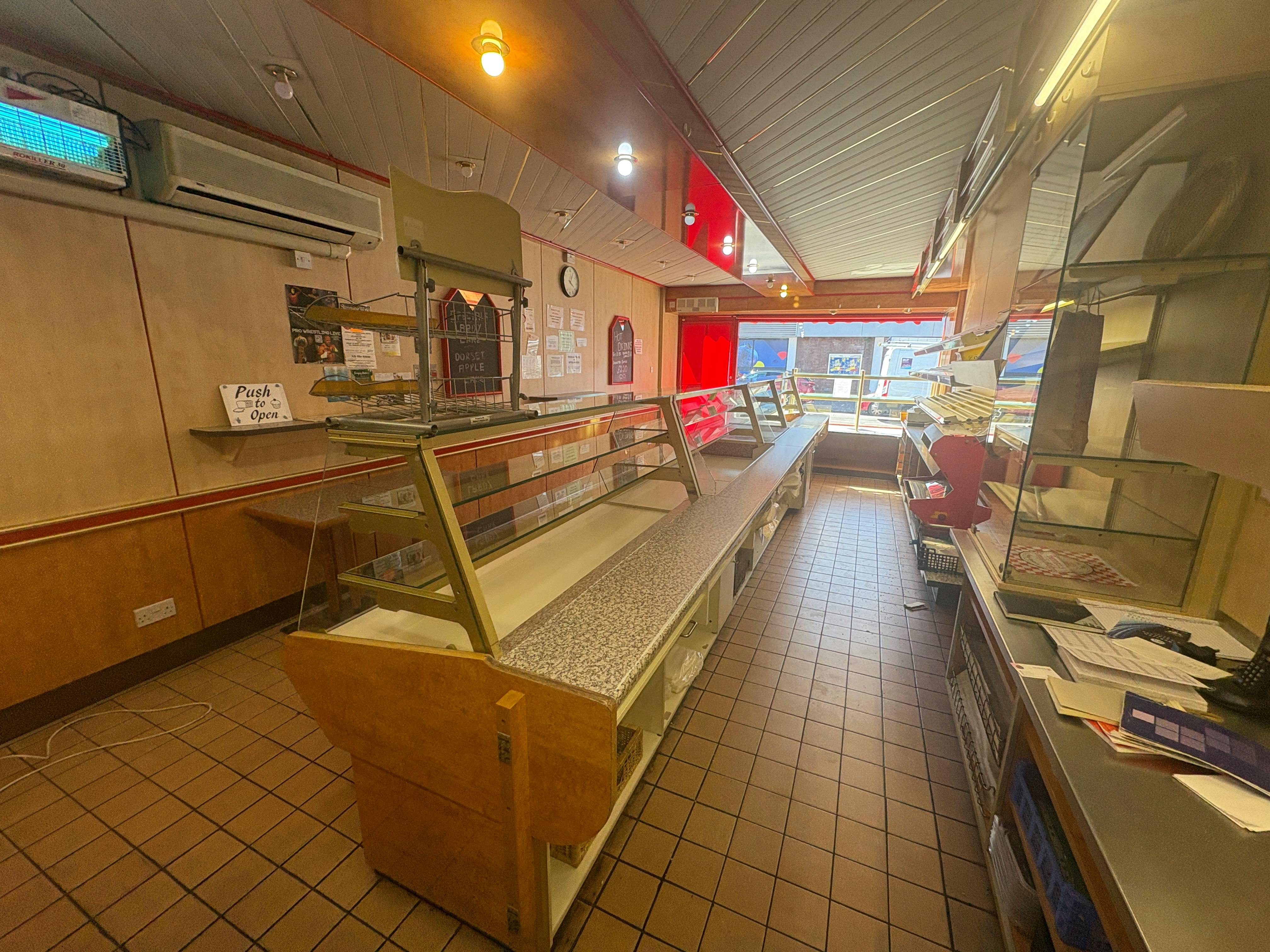 Retail/Shop in Bournemouth - photo 2