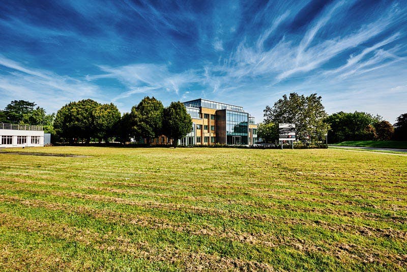 Office in Weybridge - photo 4