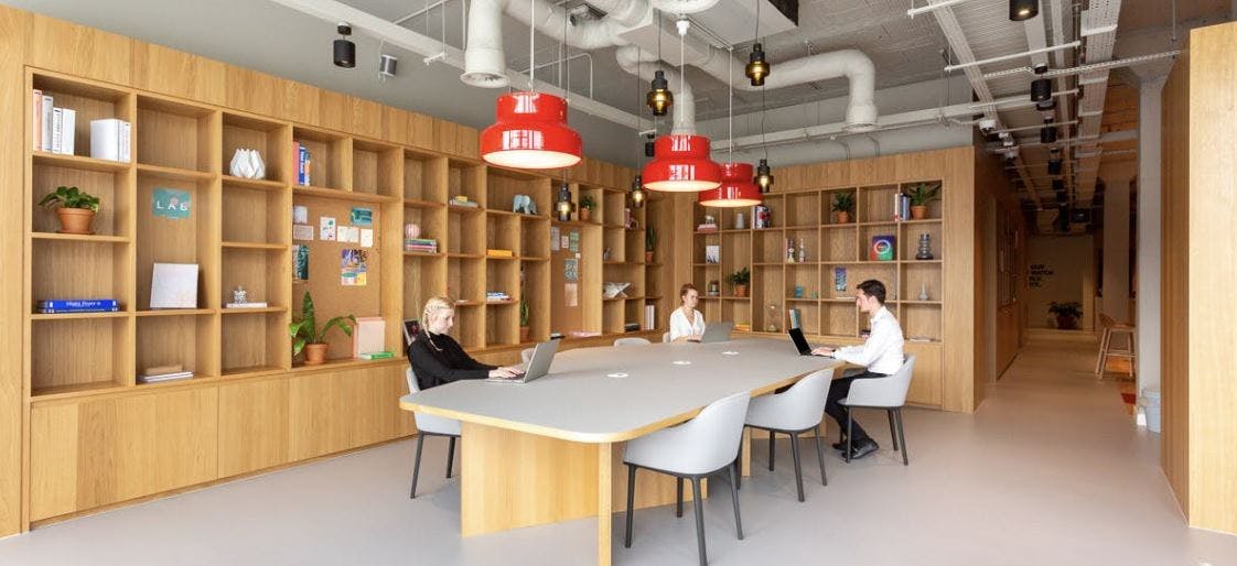 Office in Woking - photo 4