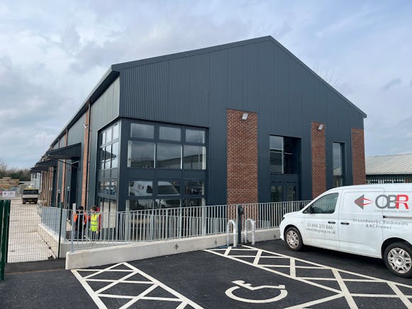 Unit B4 Lincoln Road, High Wycombe, Industrial To Let - 20250221_132140358_iOS.jpg