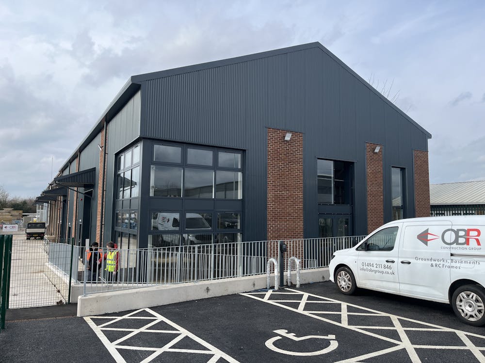 Unit B4 Lincoln Road, High Wycombe, Industrial To Let - 20250221_132140358_iOS.jpg