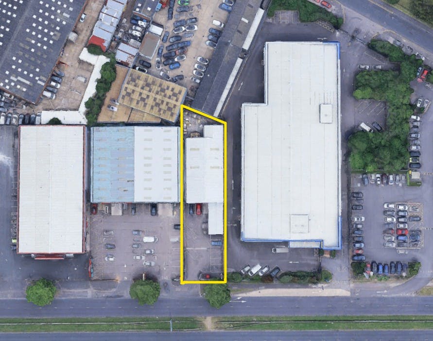 Industrial Unit in Romford - photo 2