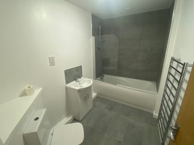 41 John Street, Porthcawl, Investment / Investment - Retail & Leisure / Residential For Sale - Bathroom.jpg