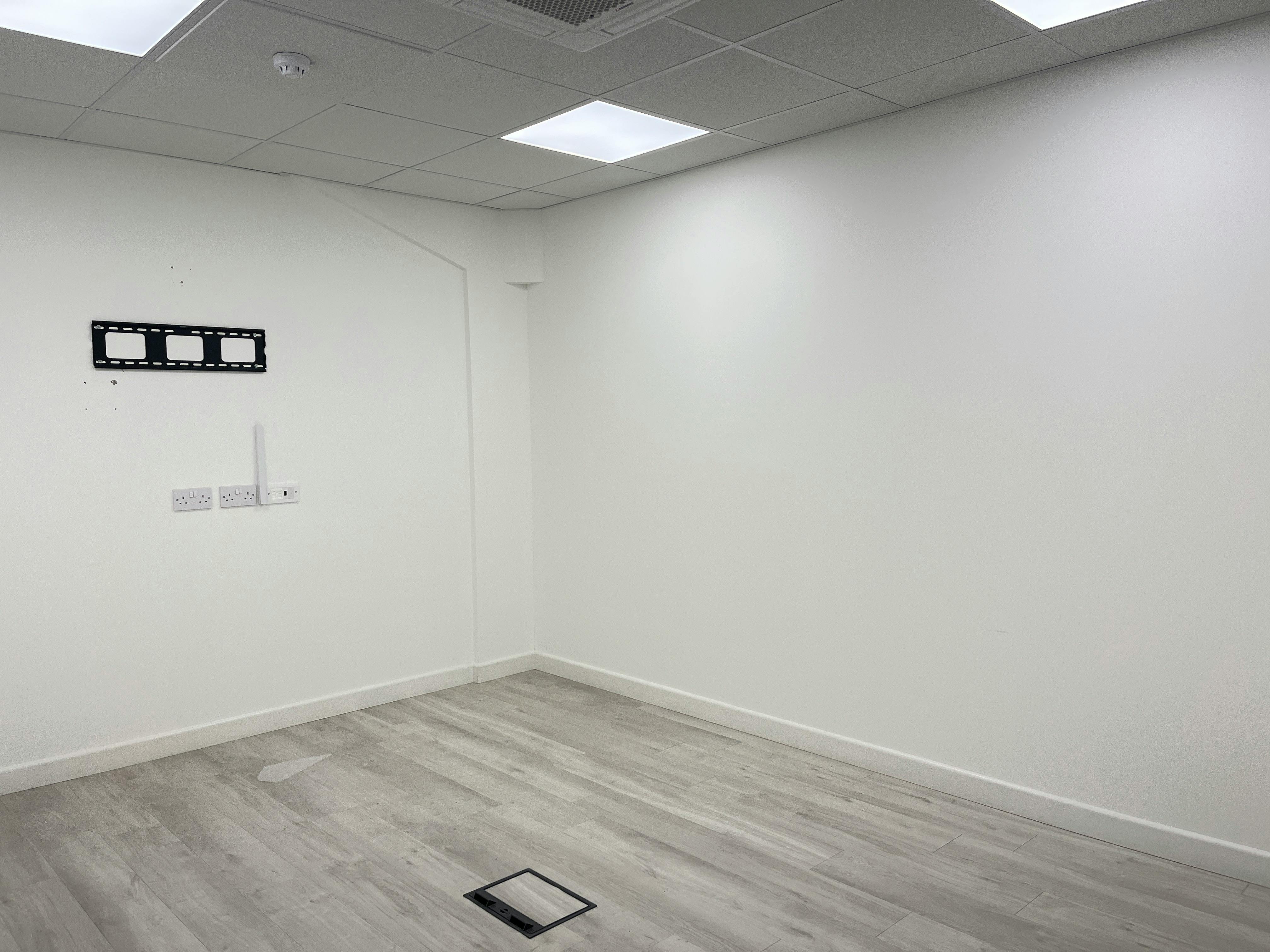 Modern Warehouse, Unit 5 Century Court, Aylesbury, Industrial To Let - IMG_1101.JPG