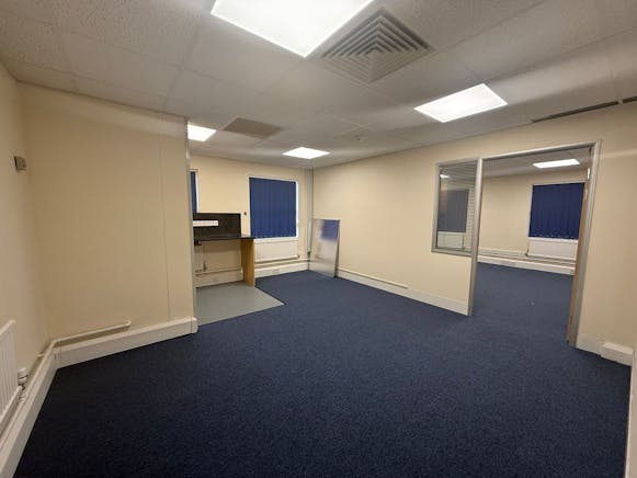 Cottis House, Locks Hill, Rochford, Office To Let - IMG-20250828-WA0022.jpg