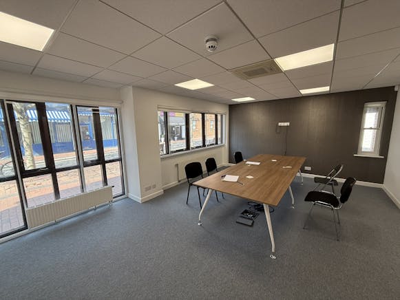 Brook House, 56 Guildford Street, Chertsey, Offices To Let - IMG_2033.JPEG