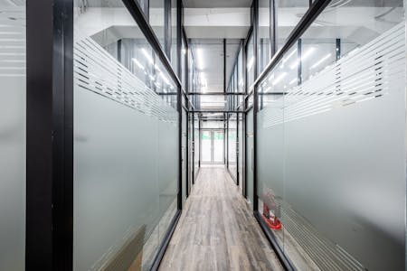 Unit 3 - 18 Plumbers Row, London, Retail To Let - Plumbers Row 18 U3 - Low Res 6.jpg