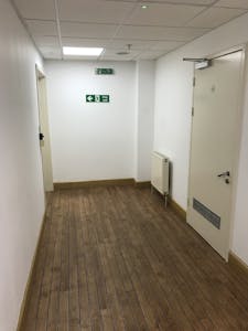 Office Suites At Gunwharf Quays, Portsmouth, Office To Let - Rawlings corridor.jpg